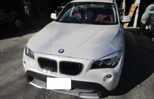 BMW X1の左リヤドア交換、左リヤドア鈑金を保険修理しました。